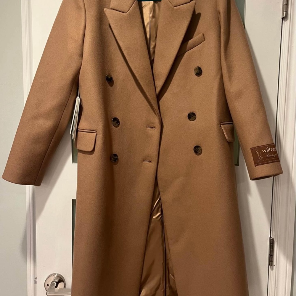 BNWT! SOLD OUT ONLIE! Stunning Aritzia symphony coat size small! Best 4 XS-MED